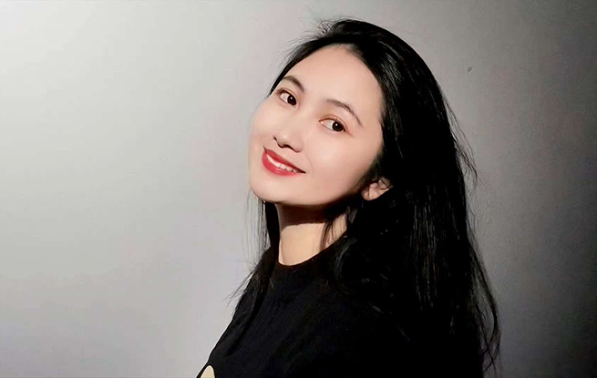 “新浪潮”訪談 | 莊凌：沒(méi)有力量改變世界，詩(shī)歌依然可以散發(fā)微光