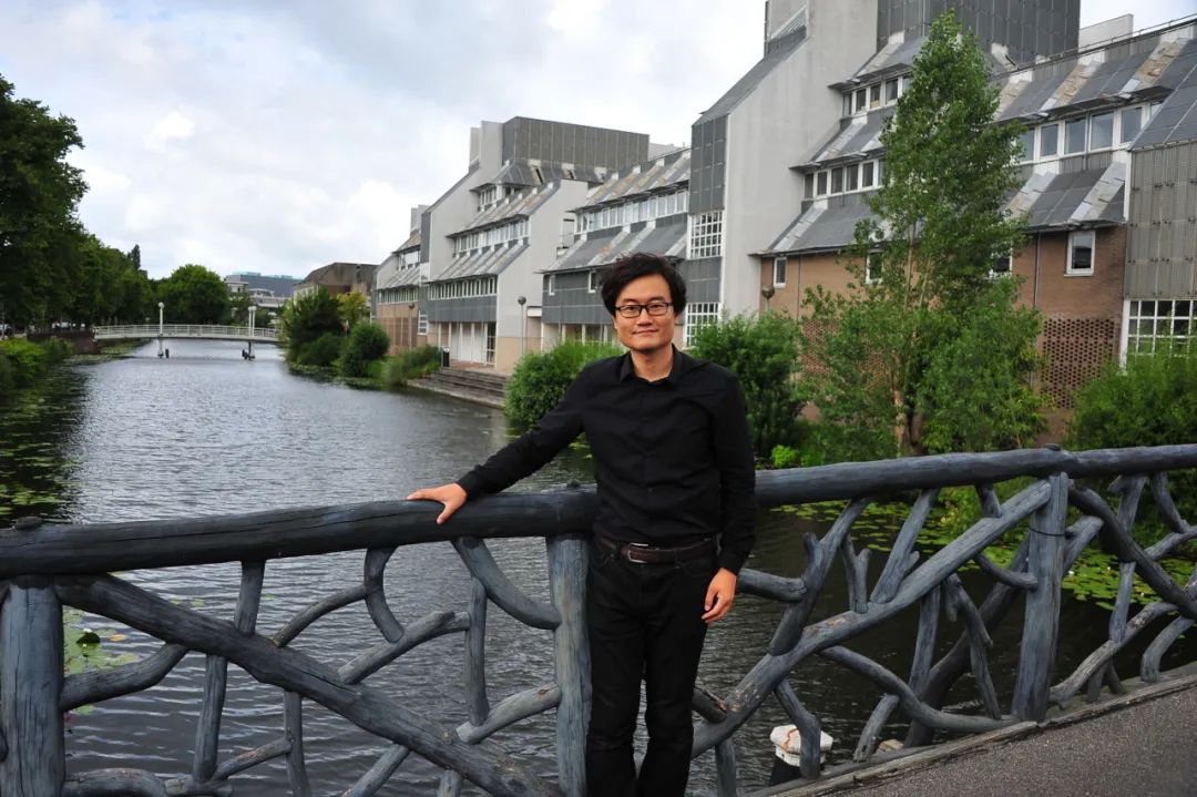 盧楨，1980年出生，天津人，南開(kāi)大學(xué)文學(xué)院教授，博士生導(dǎo)師。