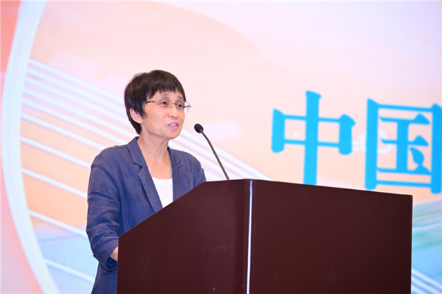 宋向偉宣讀中國作協(xié)關(guān)于成立新時(shí)代文學(xué)研究中心（廈門大學(xué)）的批復(fù)