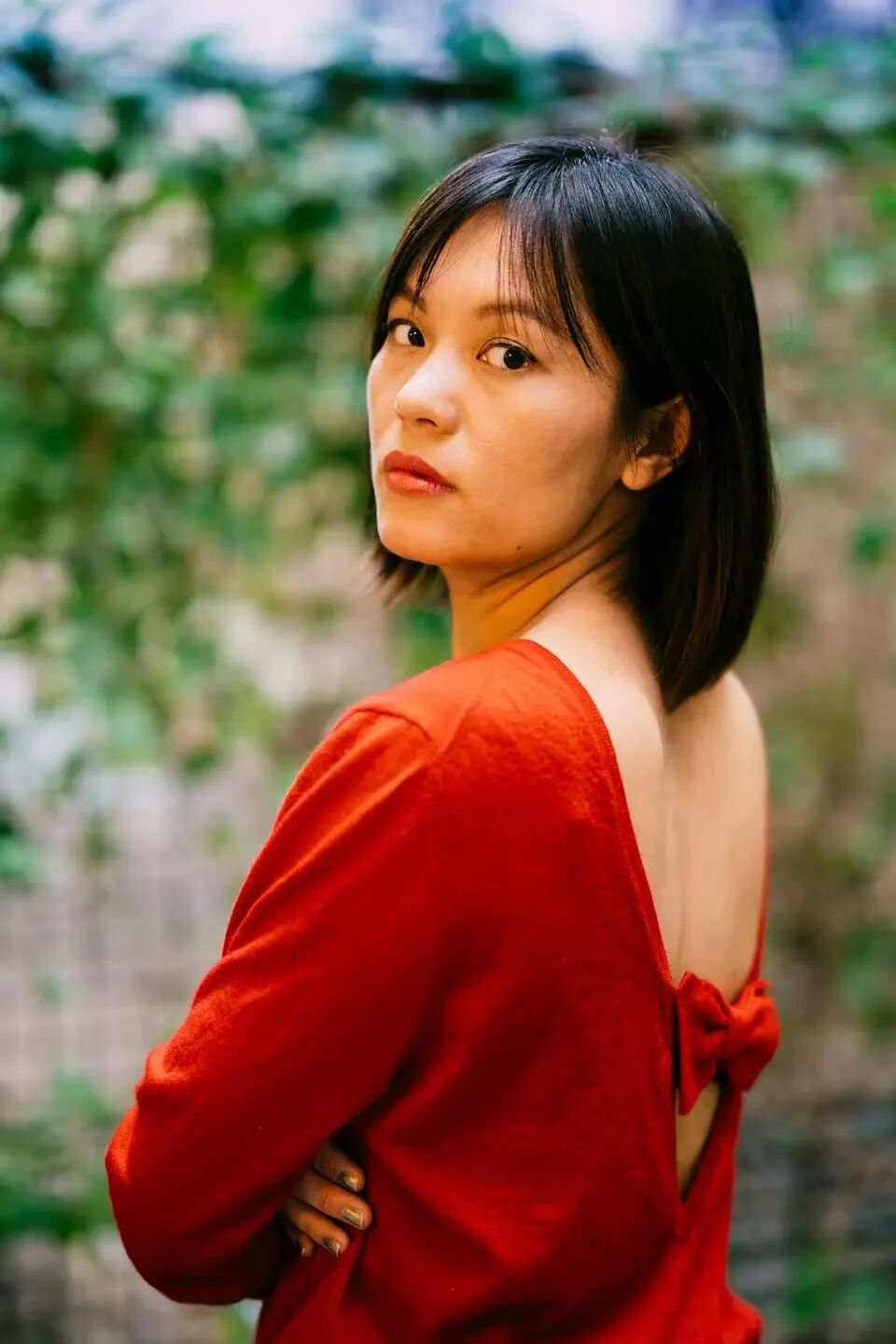 春樹(shù)，80后作家、詩(shī)人。出生于山東，在北京度過(guò)少年及青春期。2015年搬到柏林暫居。已出版長(zhǎng)篇小說(shuō)《北京娃娃》《乳牙》等六部，另有個(gè)人詩(shī)集兩部及散文集若干。其小說(shuō)已在二十幾個(gè)國(guó)家翻譯出版。