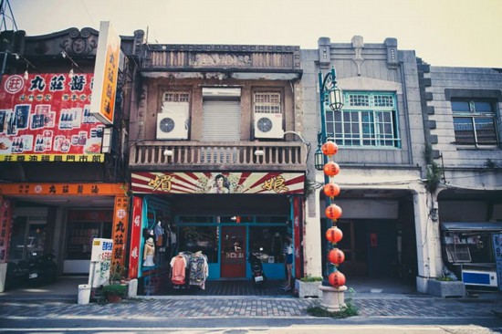 張信哲出生在中國臺灣云林縣的西螺古鎮(zhèn)。
